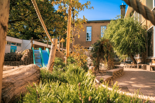 Vergroende speelplaats Basisschool De Bever