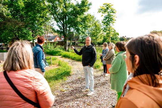 leerkrachten krijgen info over speelplaatsvergroening